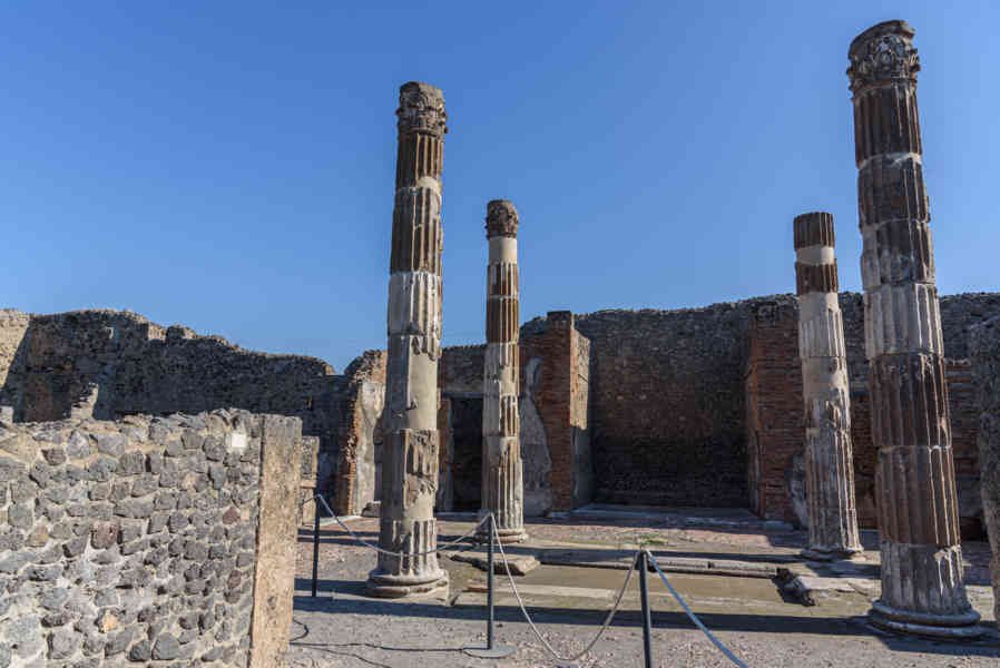 083 - Italia - Pompeya - parque arqueológico de Pompeya - Casa del Fauno.jpg